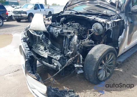 2019 Lincoln Navigator L Select z USA, uszkodzony, nr VIN 5LMJJ3HT7KEL12946